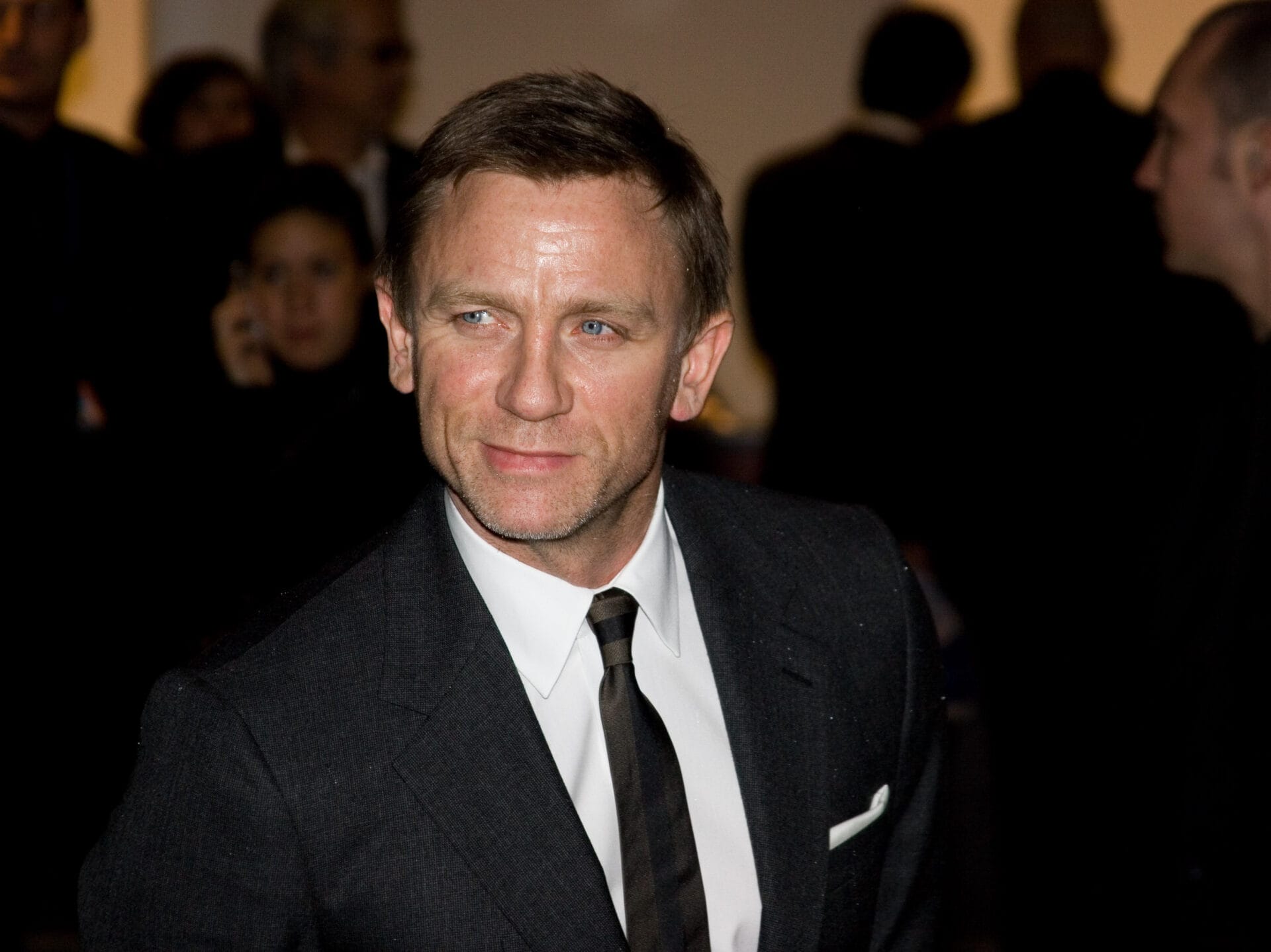 daniel craig hair transplant